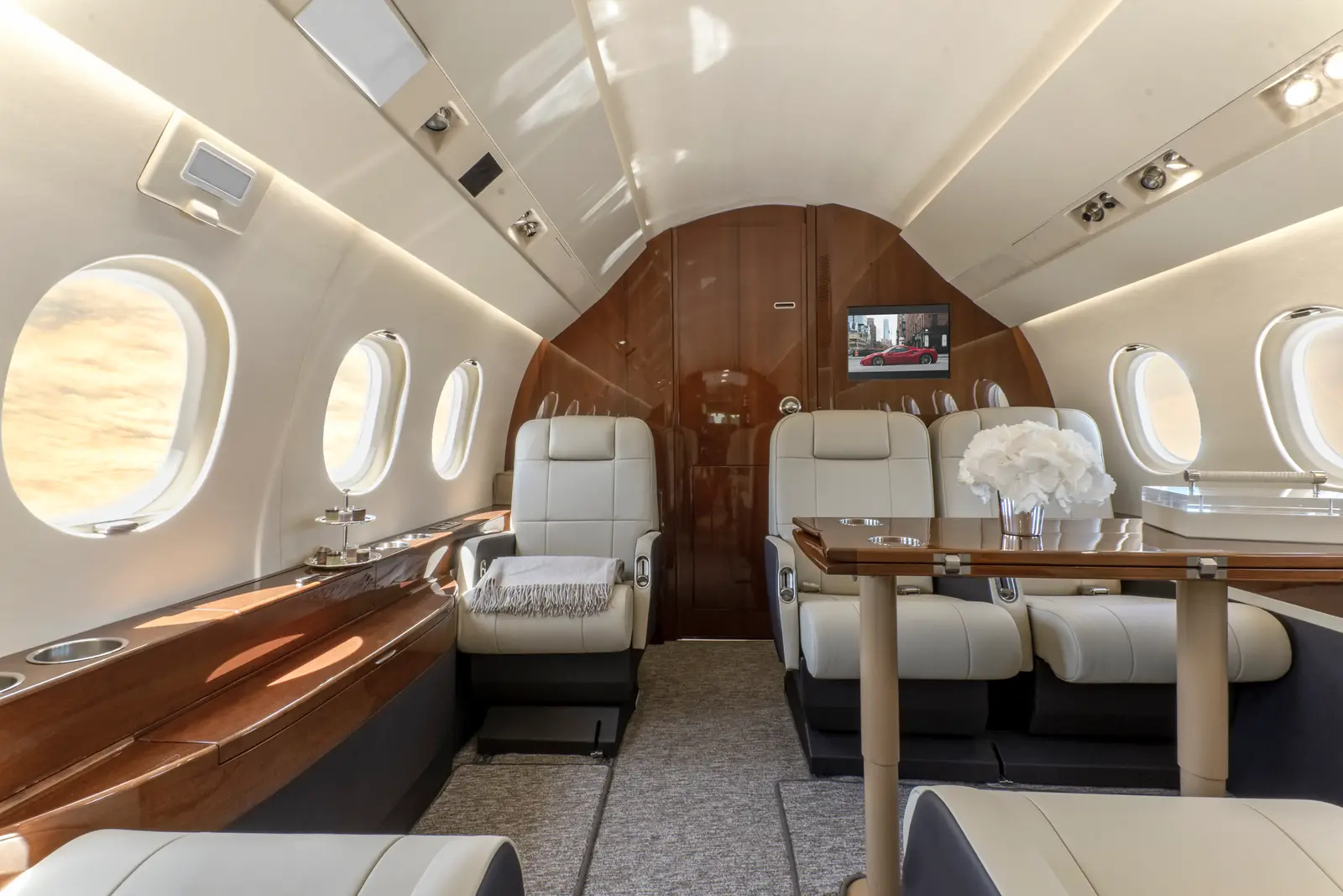 Dassault Falcon 2000LX LX-SCO operated by Global Jet photo 5