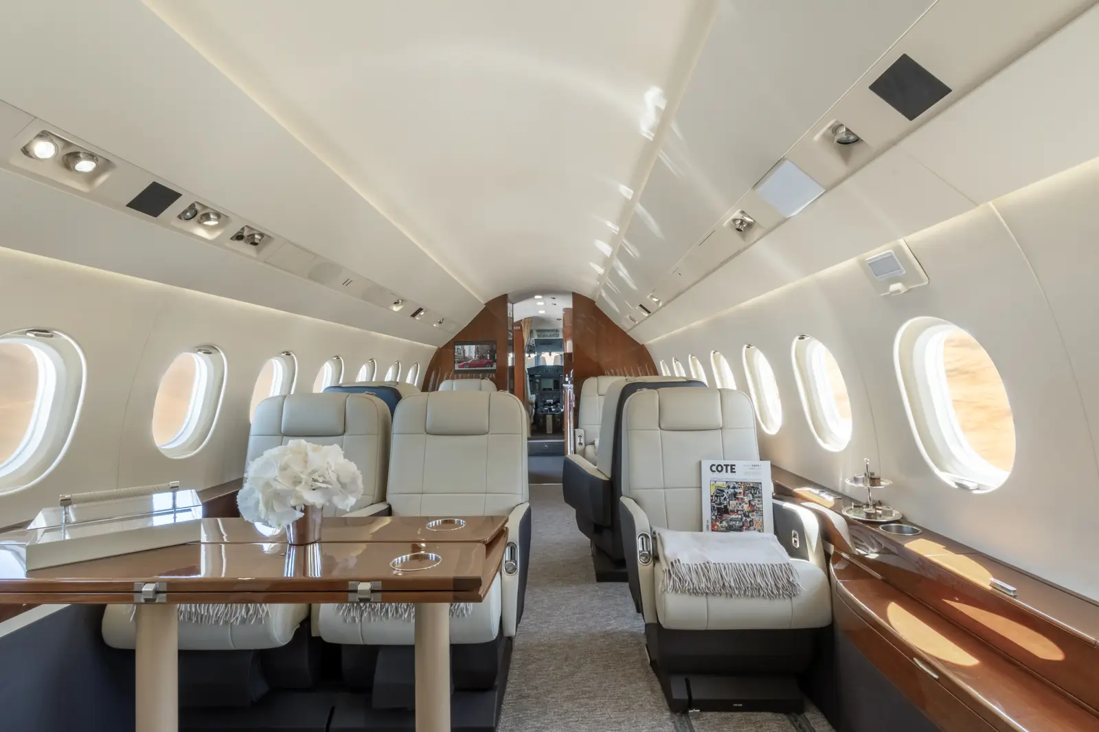 Dassault Falcon 2000LX LX-SCO operated by Global Jet photo 6