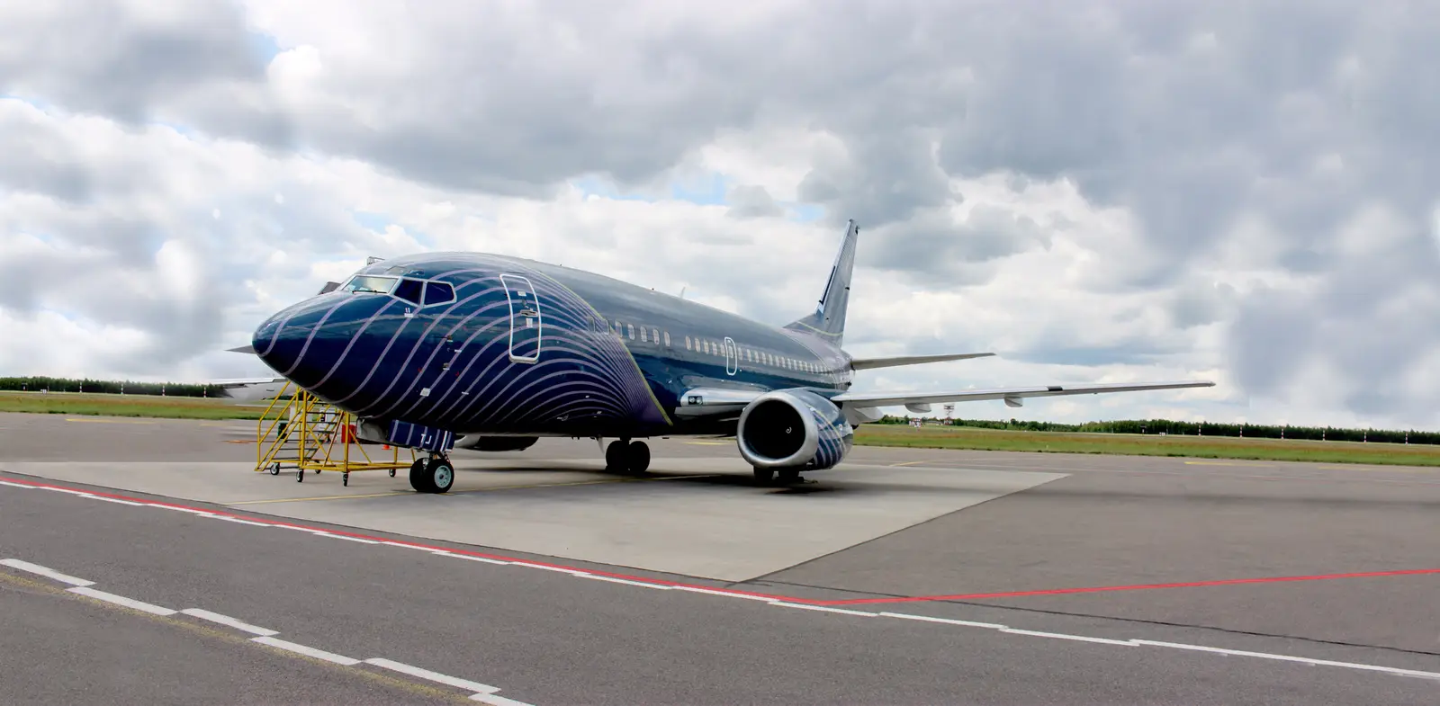 Boeing 737-500 LY-FLT operated by KlasJet photo 4