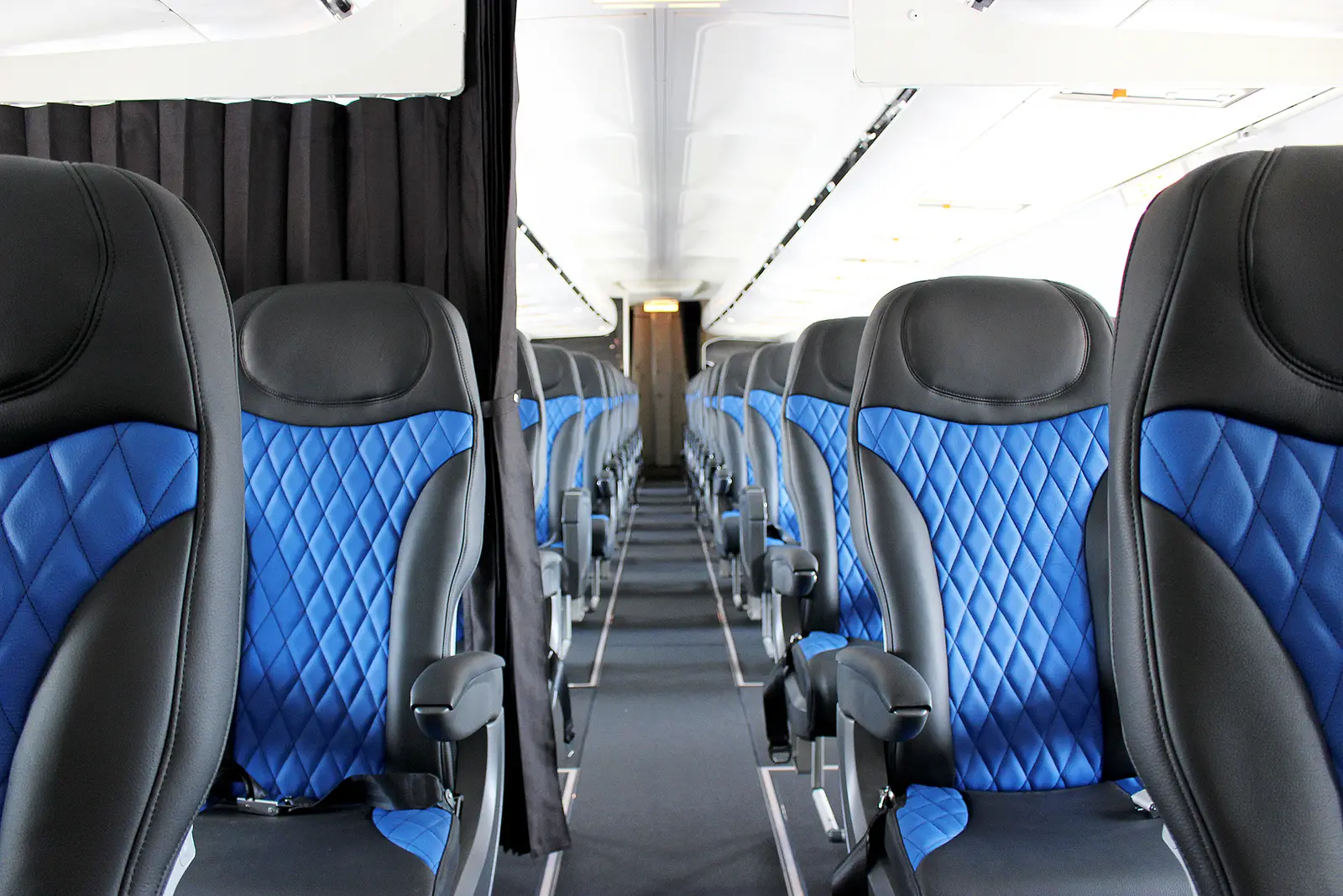 Boeing 737-500 LY-FLT operated by KlasJet photo 6