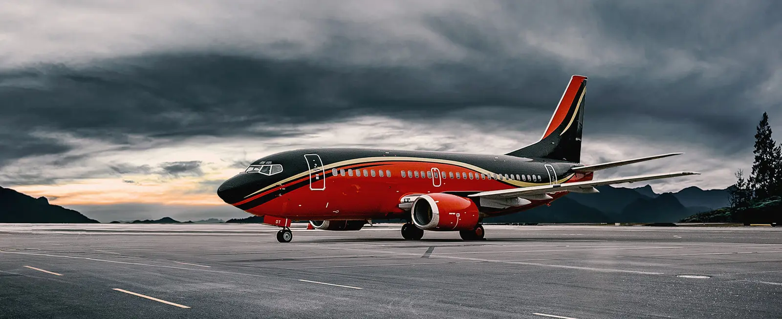 Boeing 737-500 LY-KDT operated by KlasJet photo 4
