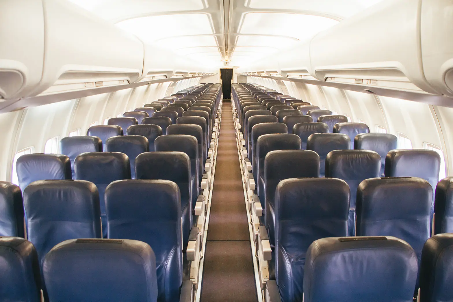 Boeing 737-400 LY-PGC operated by GetJet Airlines photo 2