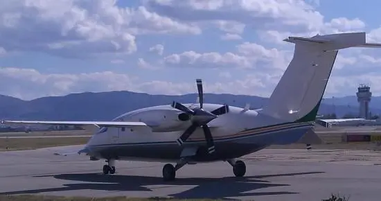 Piaggio Avanti II LZ-ASO operated by Aviostart Ltd photo 4