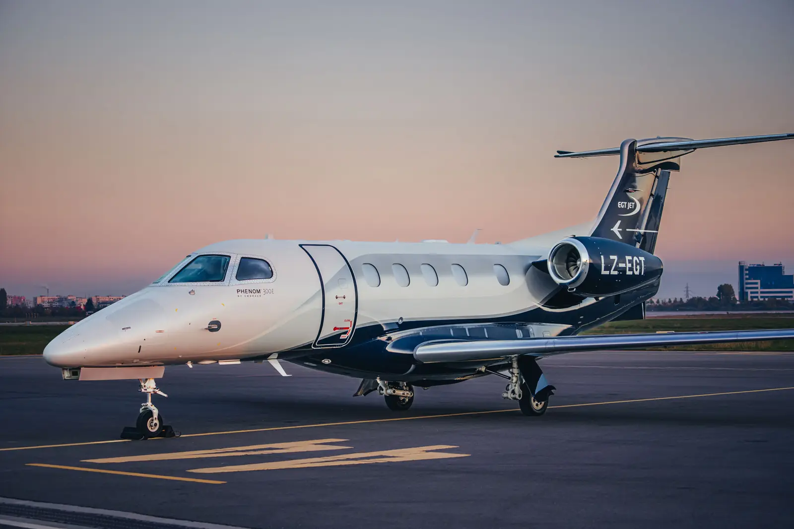 Embraer Phenom 300 LZ-EGT operated by EGT JET LTD. photo 3