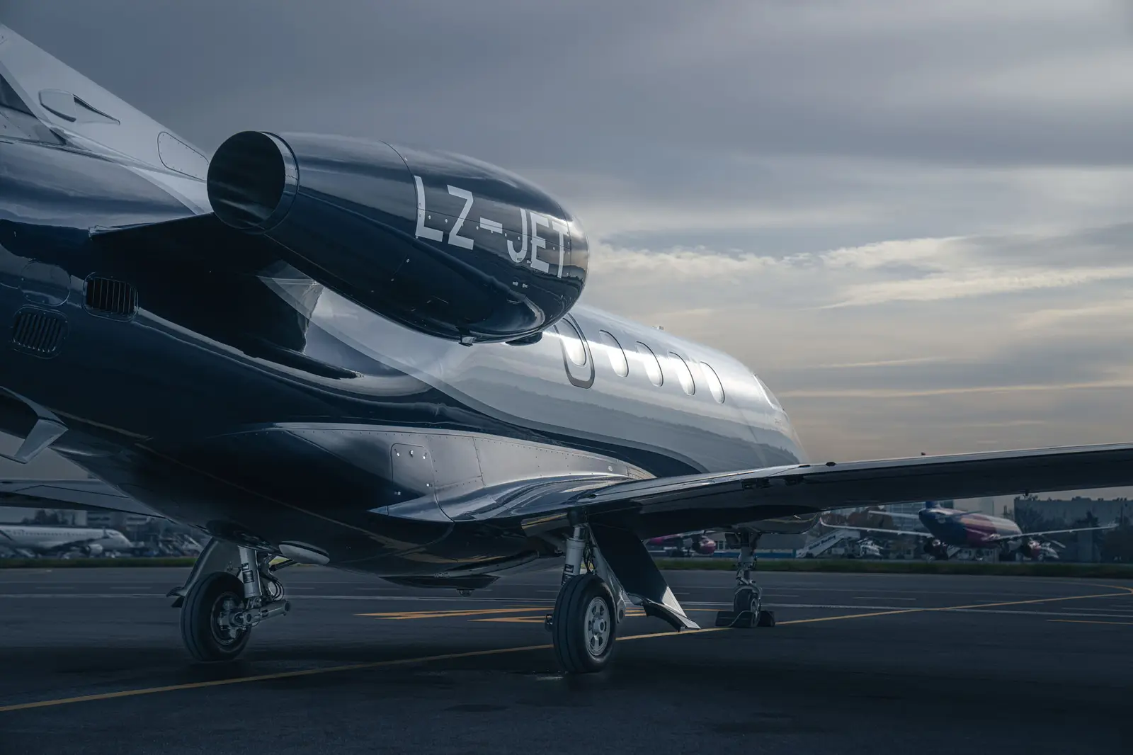 Embraer Phenom 300 LZ-JET operated by EGT JET LTD. photo 3
