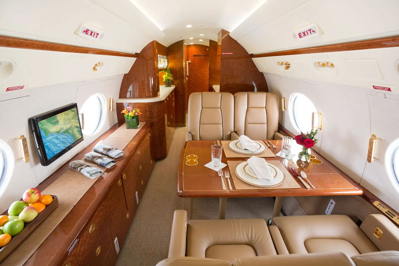 Gulfstream G450 N100BM operated by Solairus Aviation photo 3