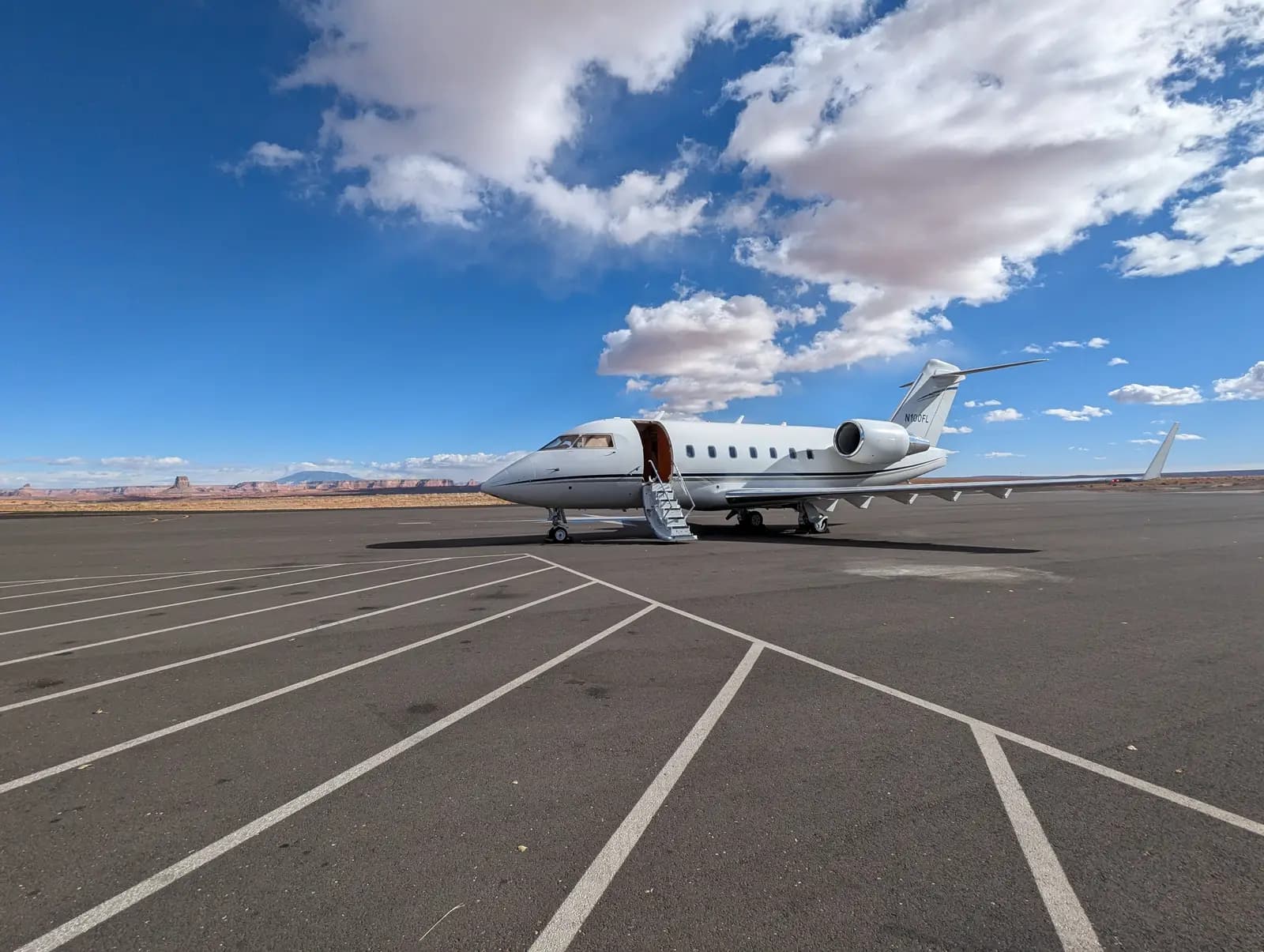 Bombardier Challenger 604 N100FL operated by SpiritJets, LLC, exterior
