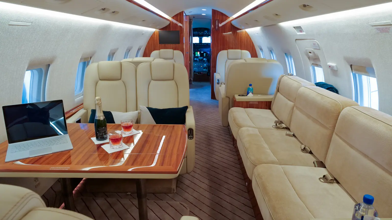 Bombardier Challenger 604 N100FL operated by SpiritJets, LLC photo 5