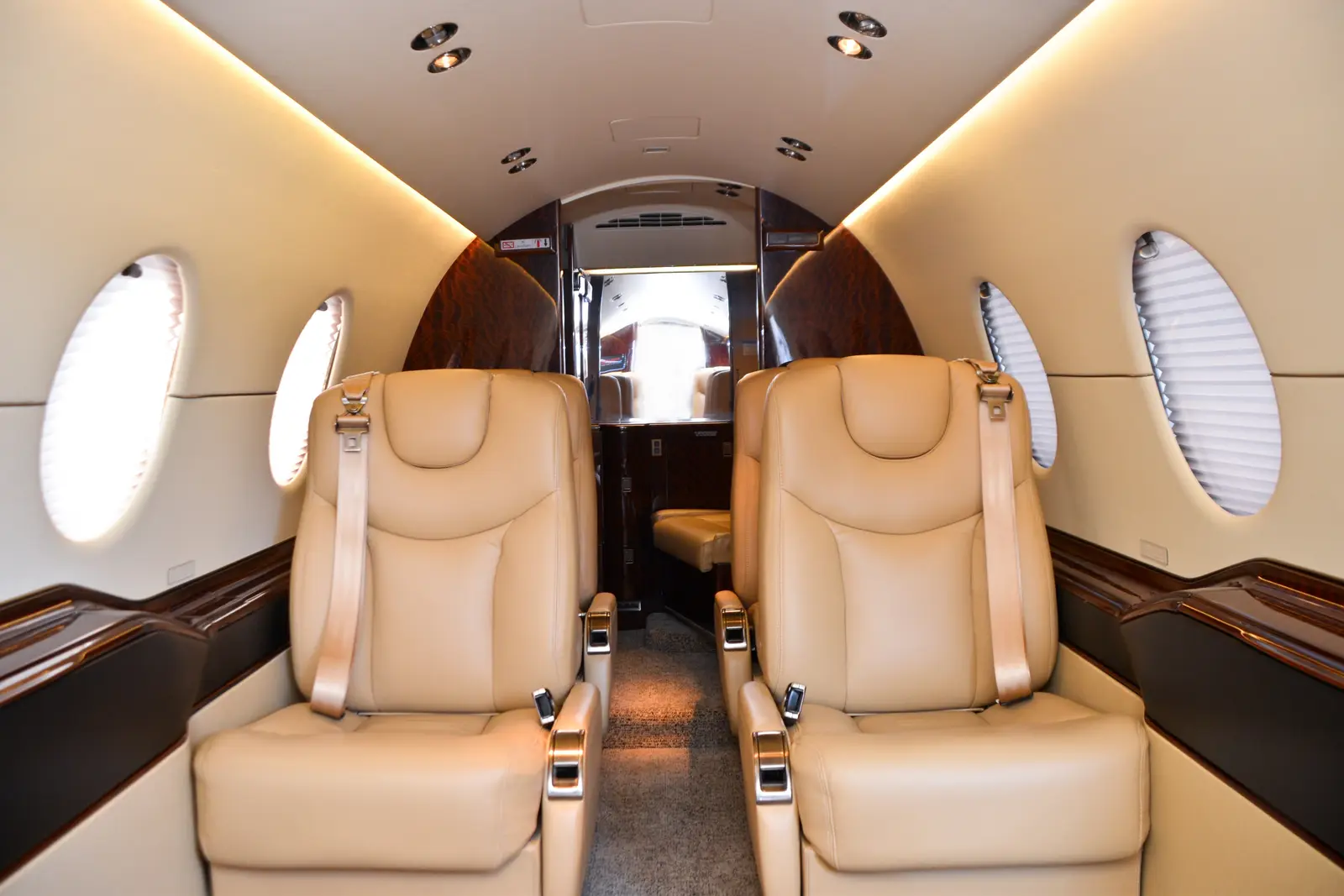Beechcraft Beechjet 400A N100FN operated by Aircraft Management Group photo 2