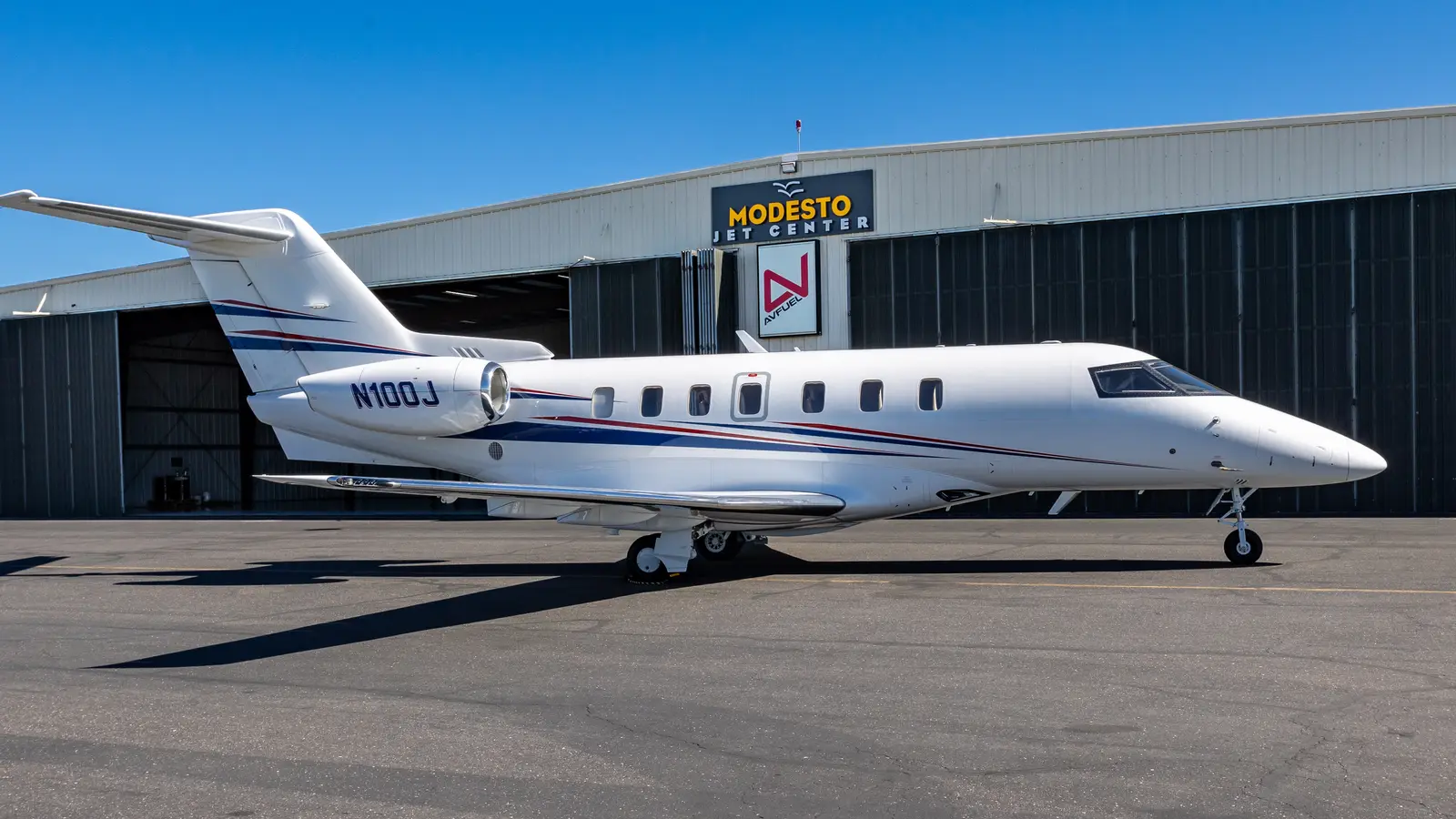 Pilatus PC-24 N100J