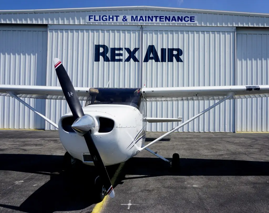 Cessna 172S N100PM operated by RexAir photo 2