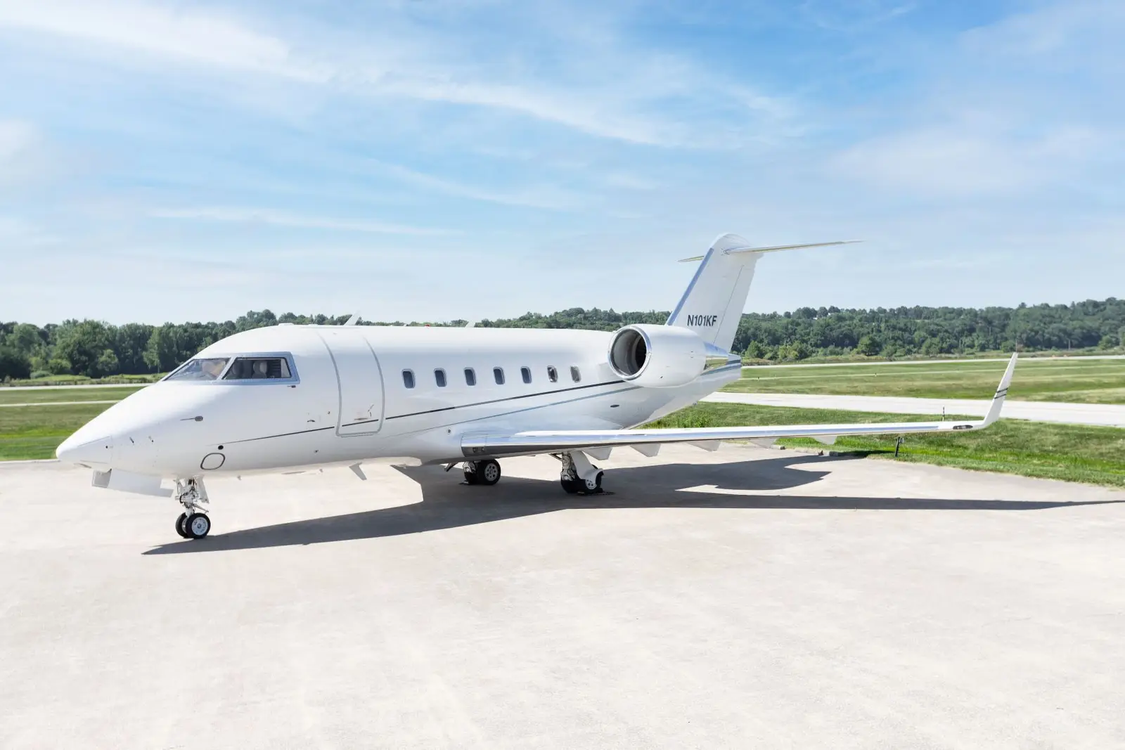 Bombardier Challenger 604 N101KF operated by SpiritJets, LLC, exterior