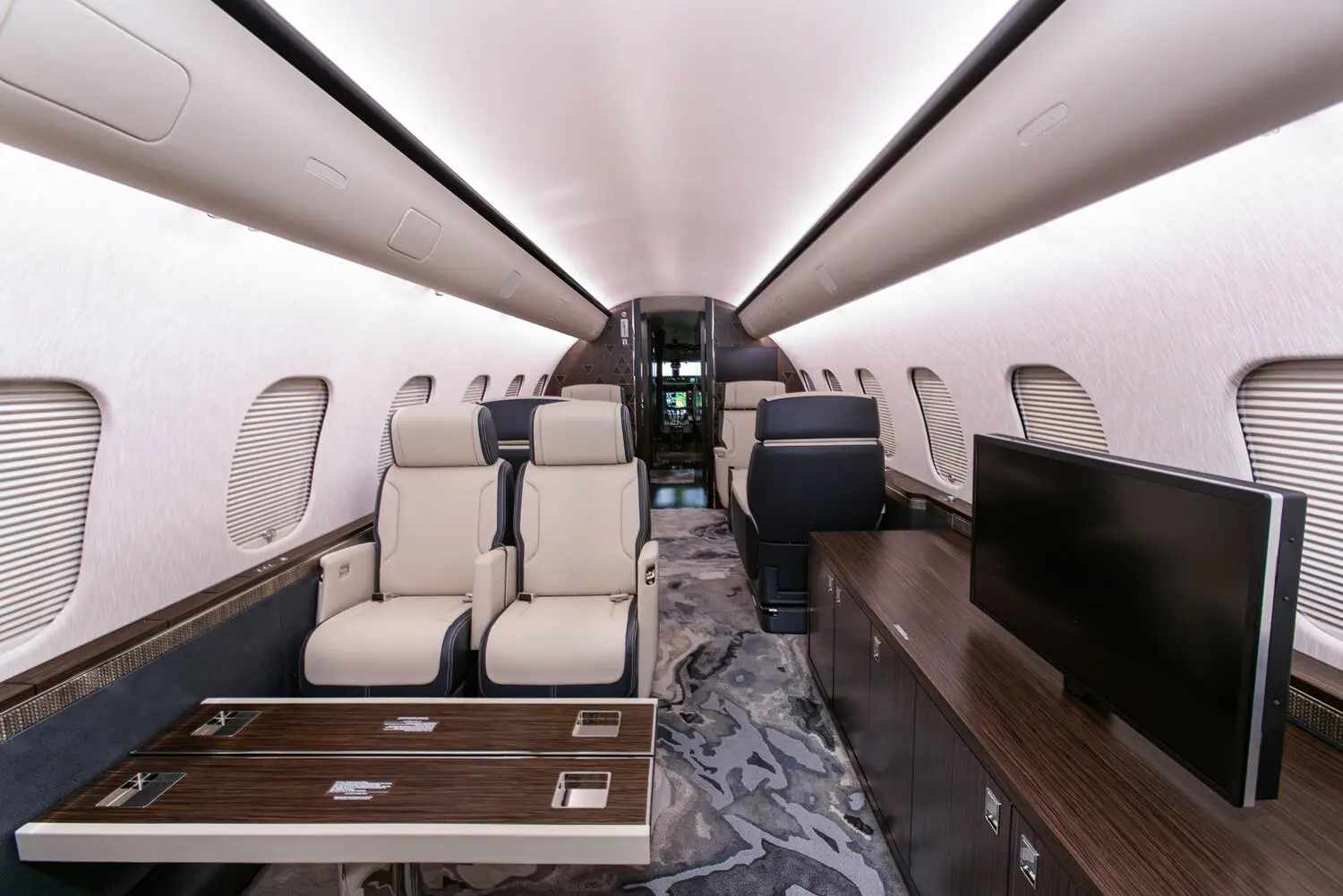 Bombardier Global 5500 N101UD operated by Elite Air, Inc. photo 6
