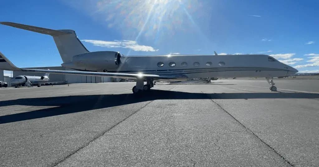 Gulfstream V N102DZ operated by Prime Jet, LLC photo 2