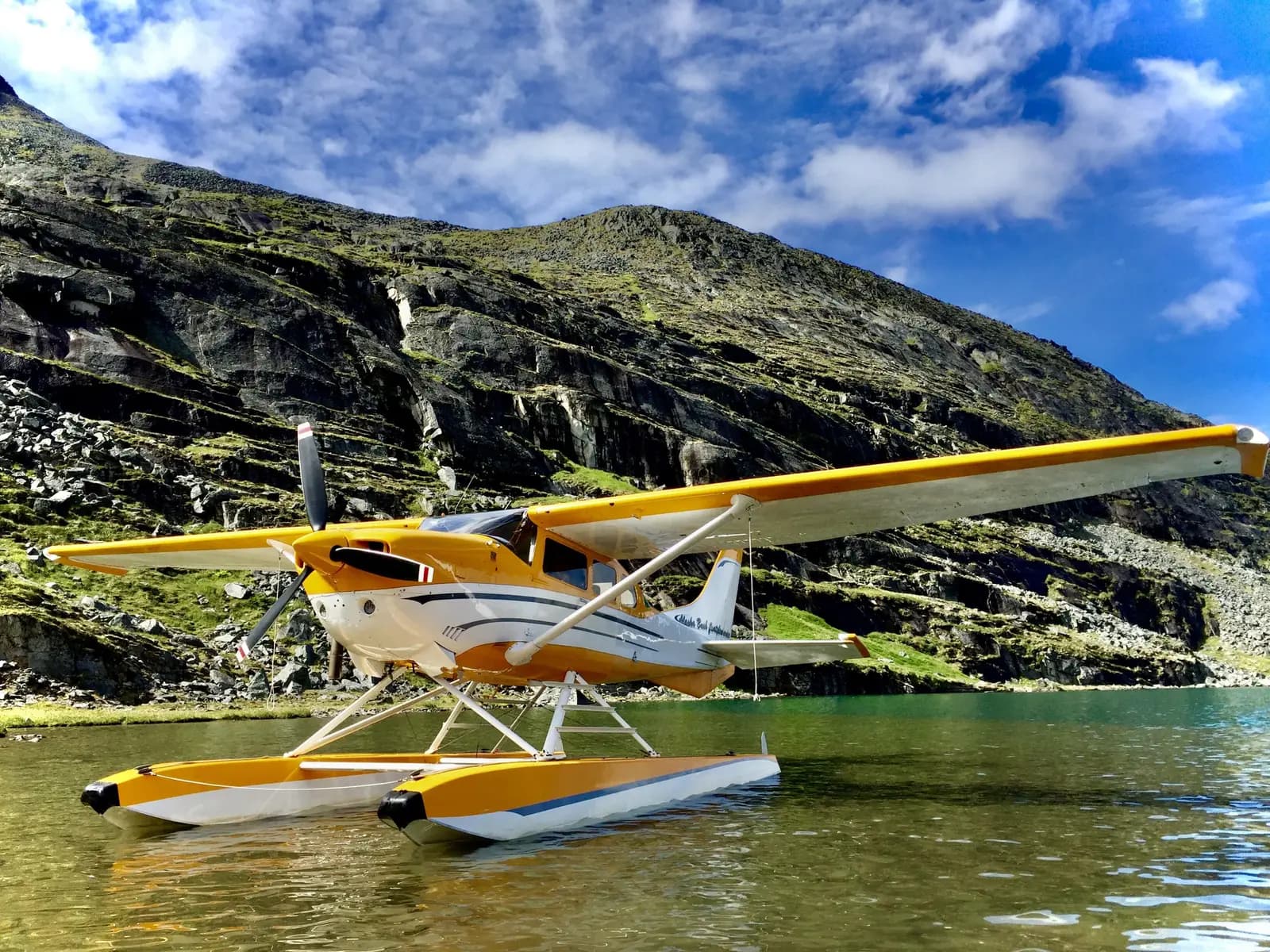 Cessna 206 N1046V operated by Alaska Bush Floatplane Service photo 2