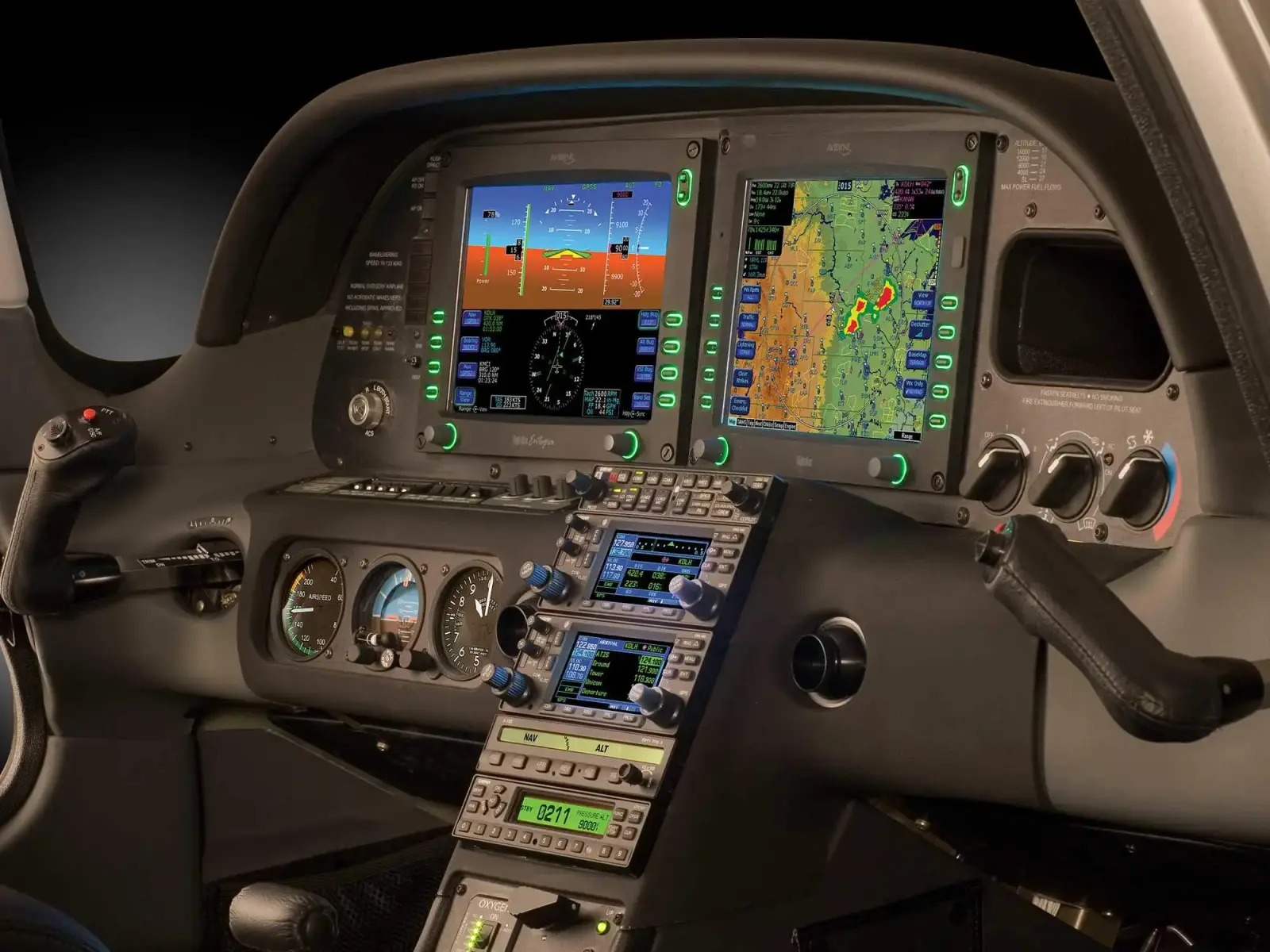 Cirrus SR22 N104TQ operated by QuikCharter photo 3