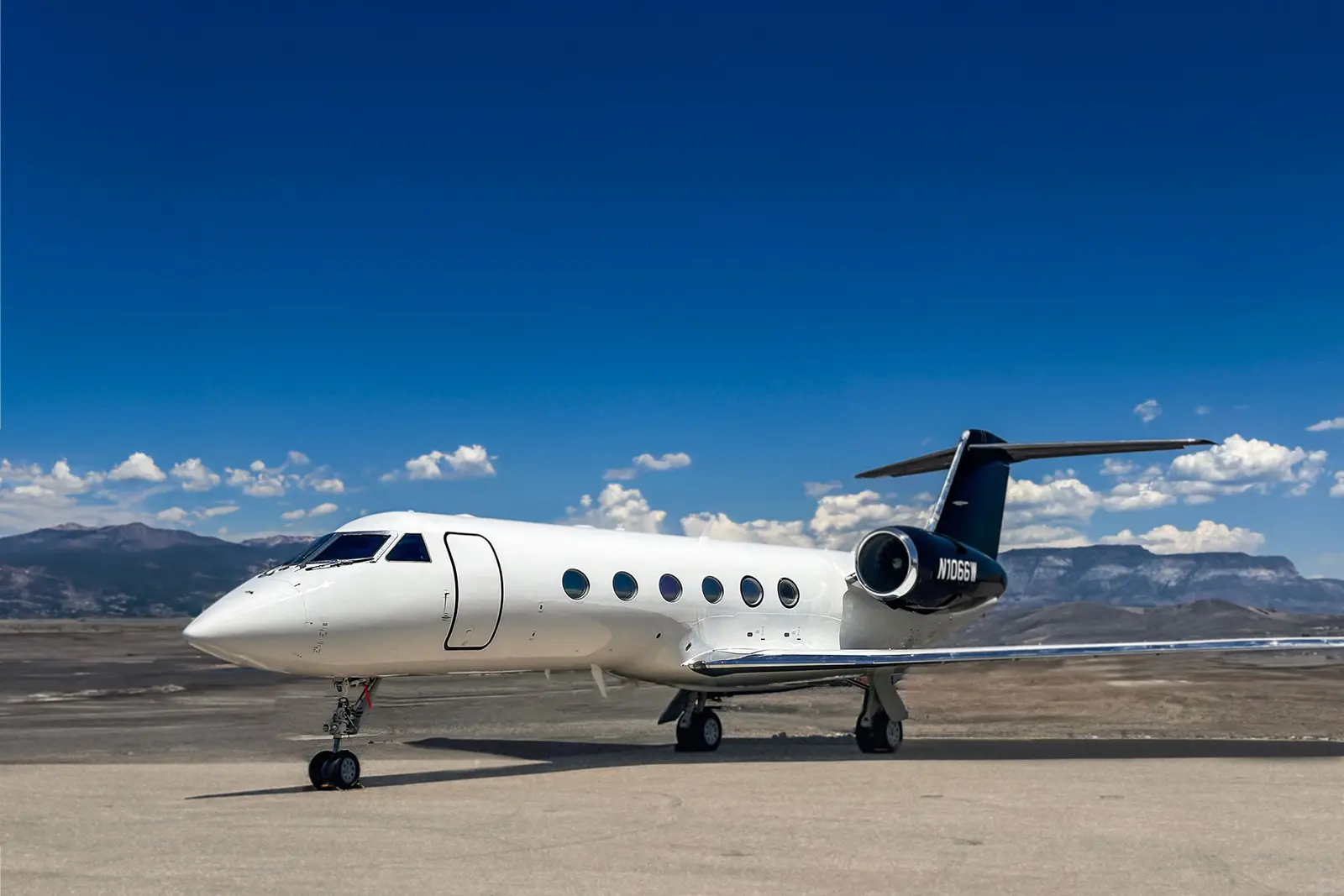 Gulfstream G400 N1066W operated by Wing Aviation Charter Services, LLC, exterior