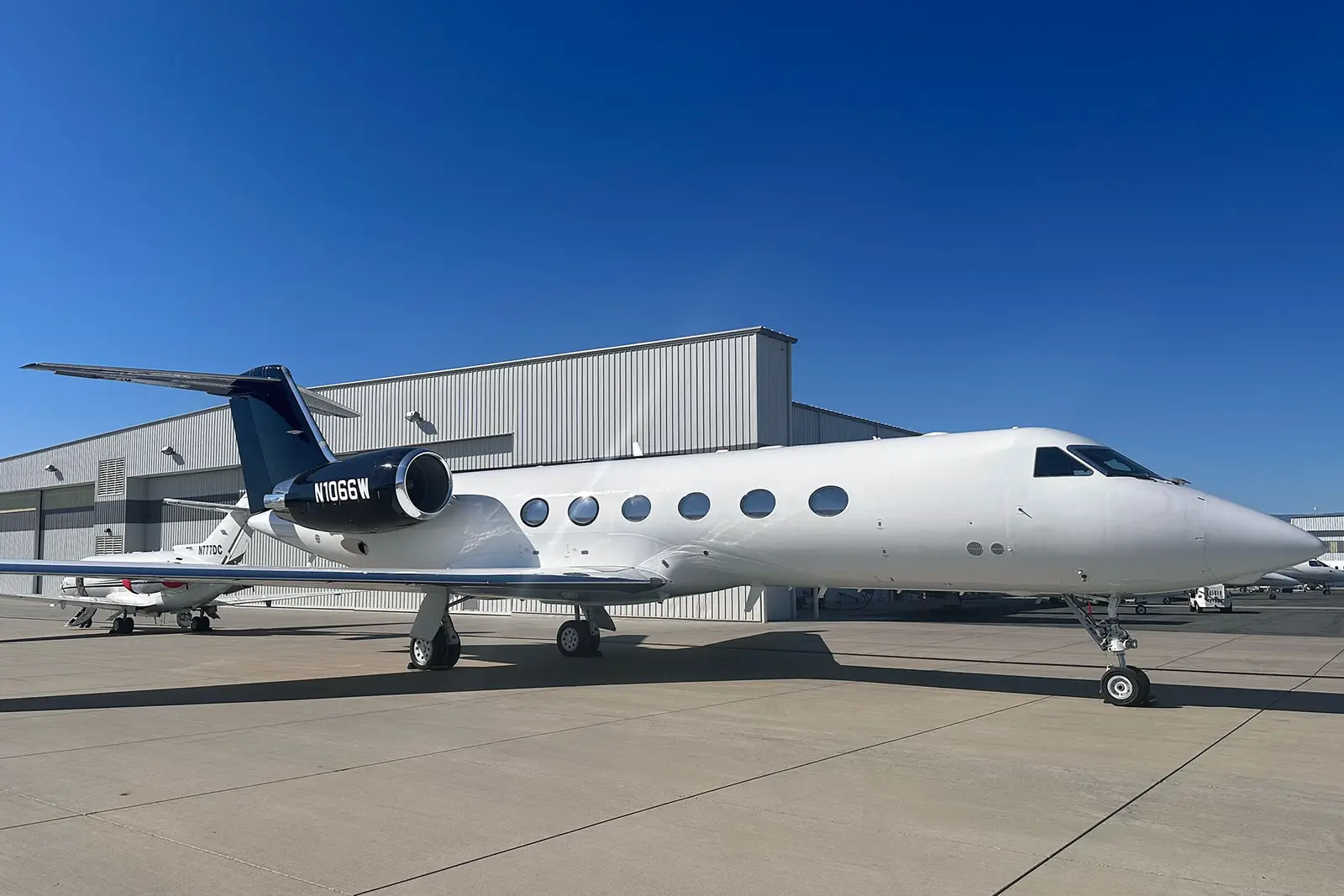 Gulfstream G400 N1066W operated by Wing Aviation Charter Services, LLC photo 5