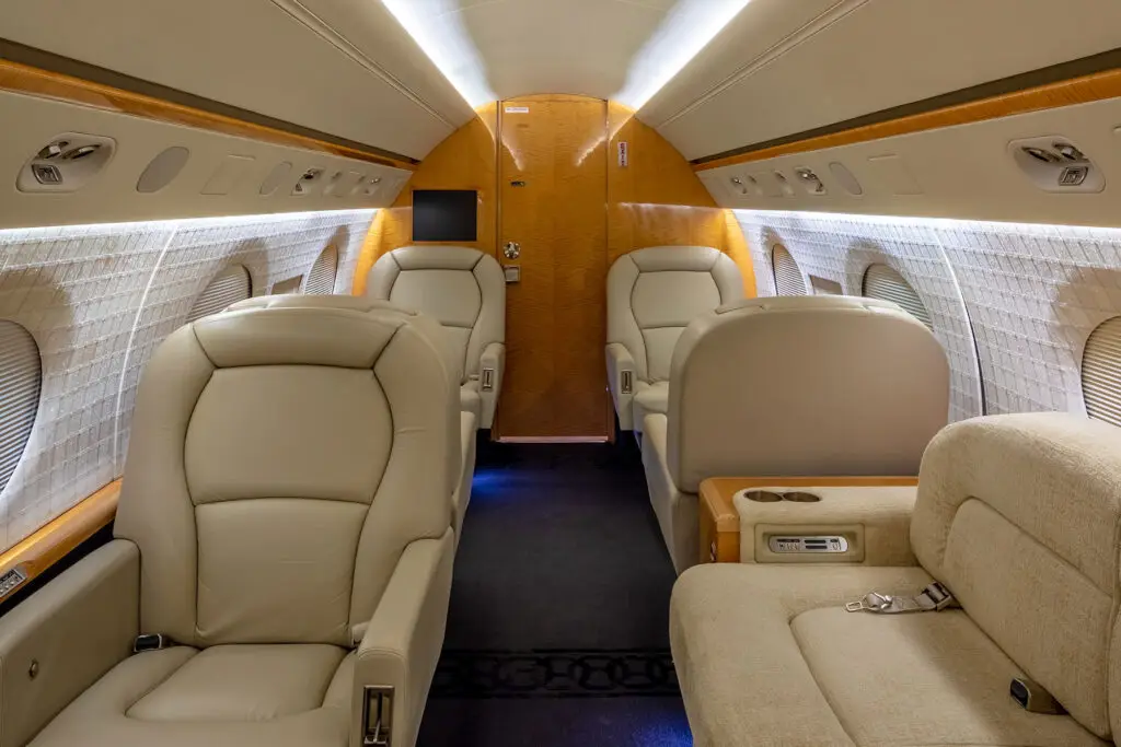 Gulfstream G400 N1066W operated by Wing Aviation Charter Services, LLC photo 6