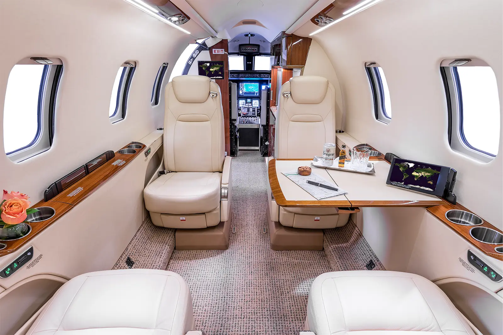 Bombardier Learjet 70 N106GK operated by Let's Jett, Inc. photo 2