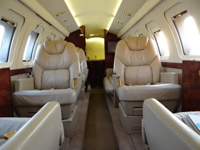 Beechcraft Hawker 700A N109BG operated by Starjet, Inc. photo 2
