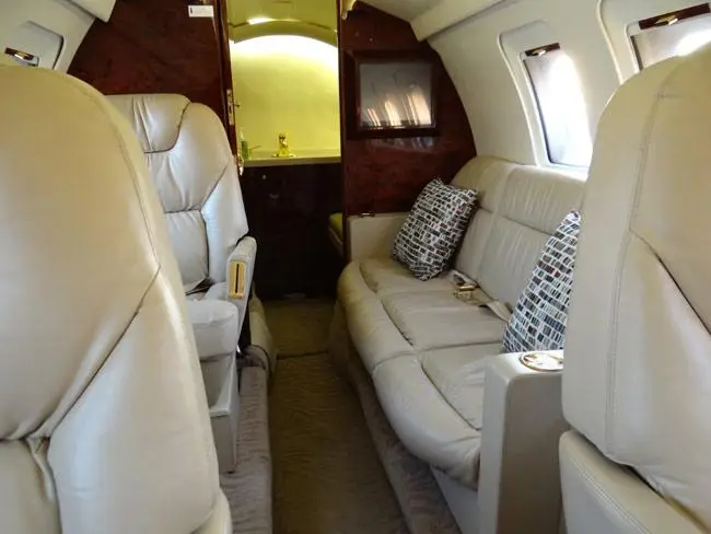 Beechcraft Hawker 700A N109BG operated by Starjet, Inc. photo 5
