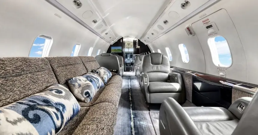 Bombardier Challenger 300 N1107M operated by Jet Linx Aviation, LLC photo 3
