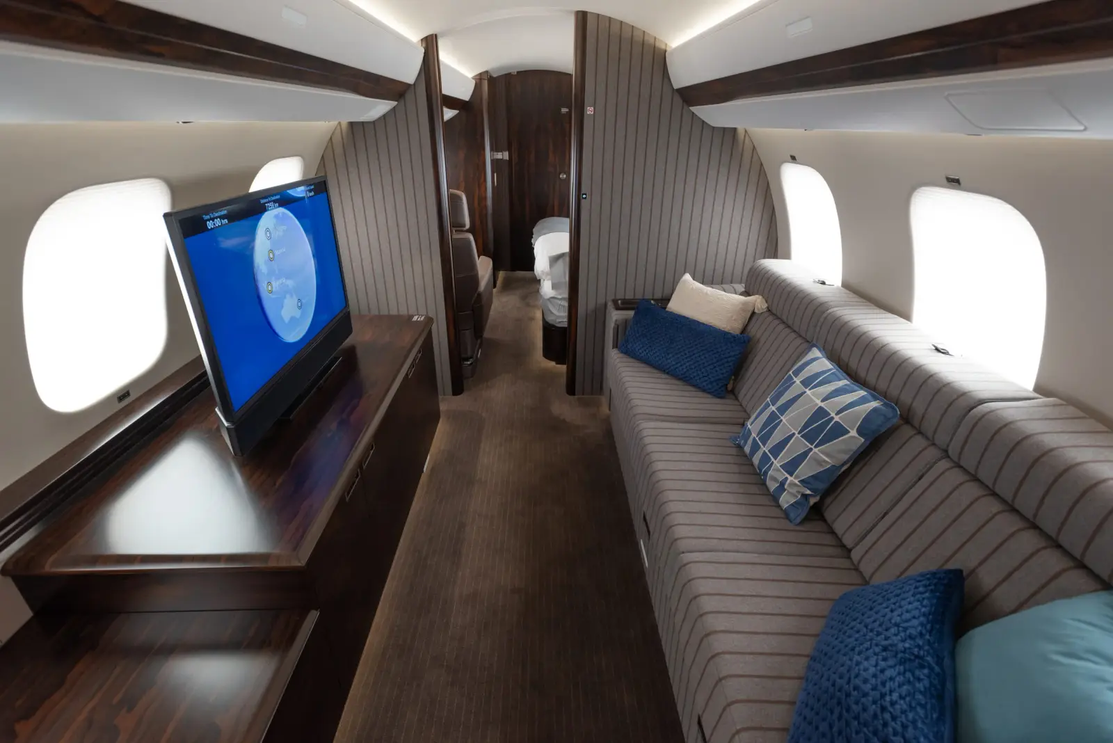 Bombardier Global 7500 N1111G operated by Phenix Jet photo 2