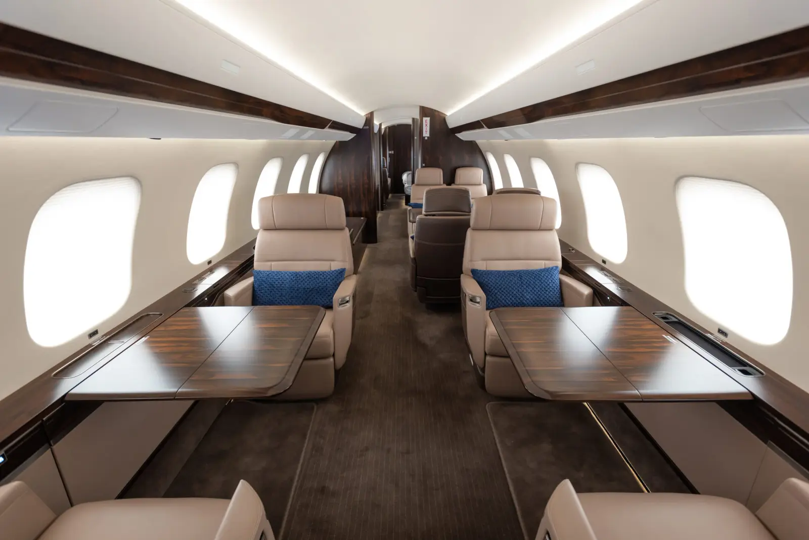 Bombardier Global 7500 N1111G operated by Phenix Jet photo 5
