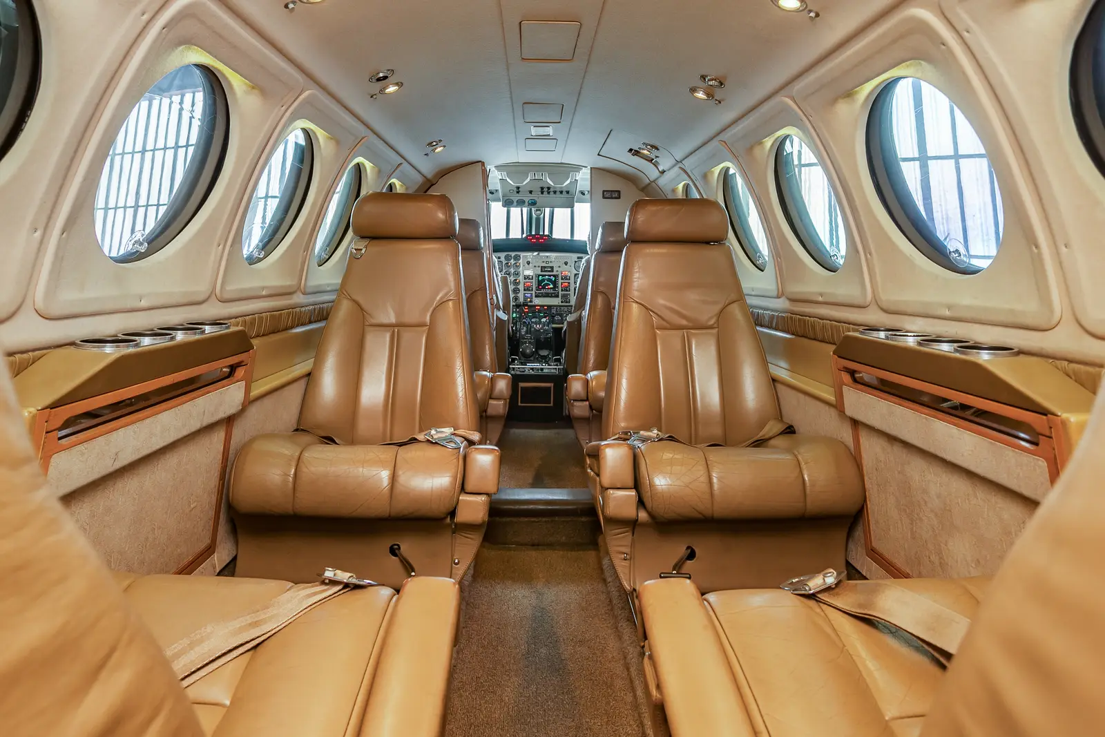 Beechcraft King Air 200 N1114K operated by Modesto Jet photo 4