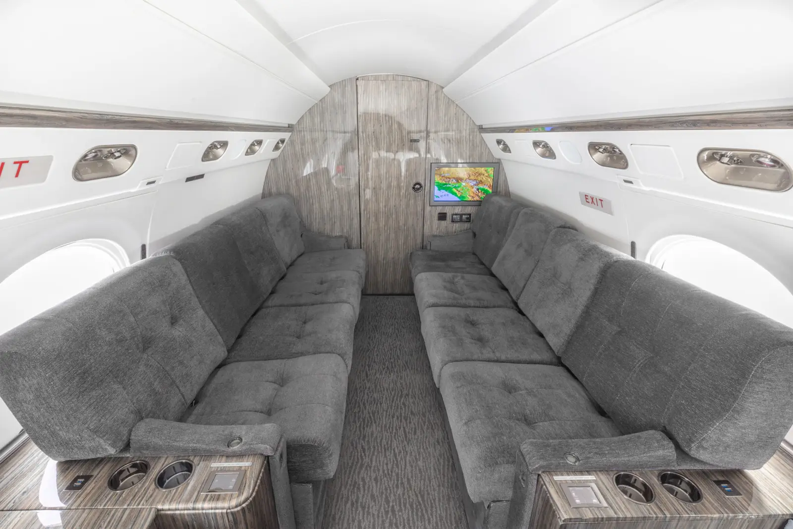 Gulfstream V N111MT operated by STAJets, KSNA photo 6