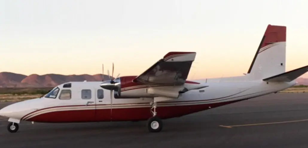 Aero Commander 690 N112EE operated by Spur Aviation Services, LC photo 2