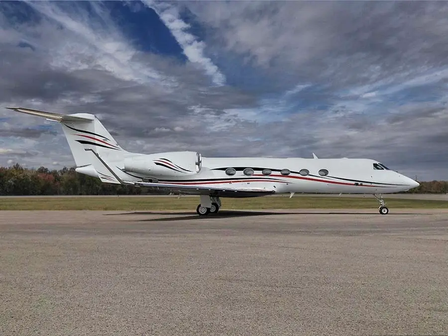 Gulfstream G450 N115LR operated by NeaJets, exterior