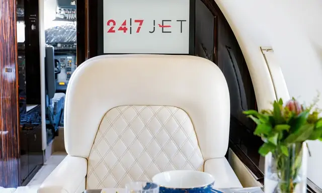 Bombardier Challenger 601-3A N116HL operated by 24/7 Jet, Inc photo 4