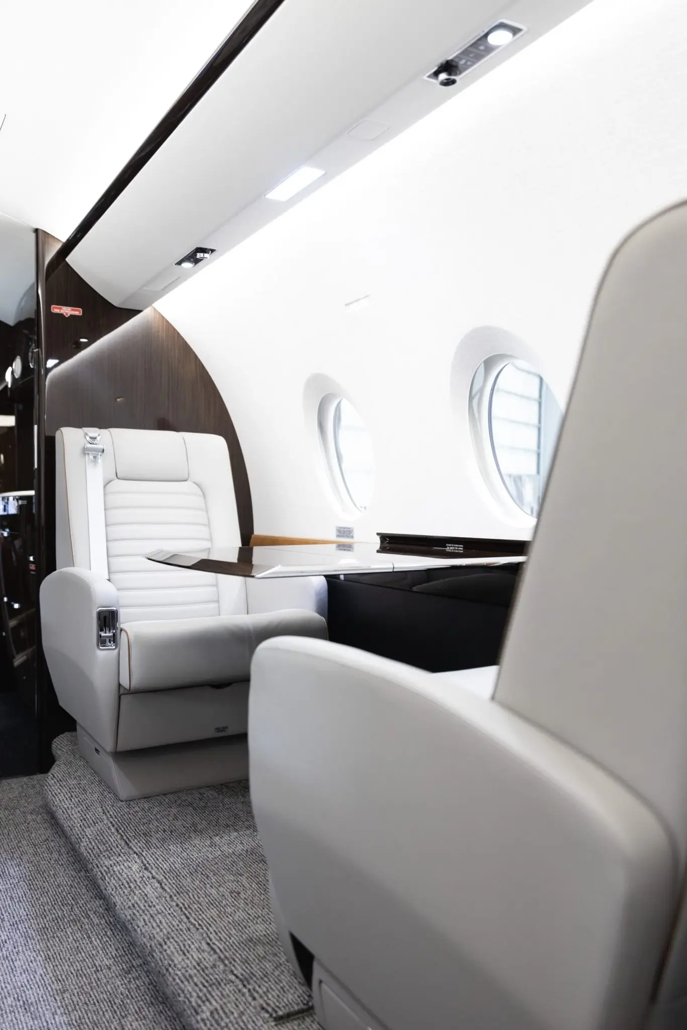 Gulfstream G280 N116NC operated by Aviation Advisor, Inc. photo 3