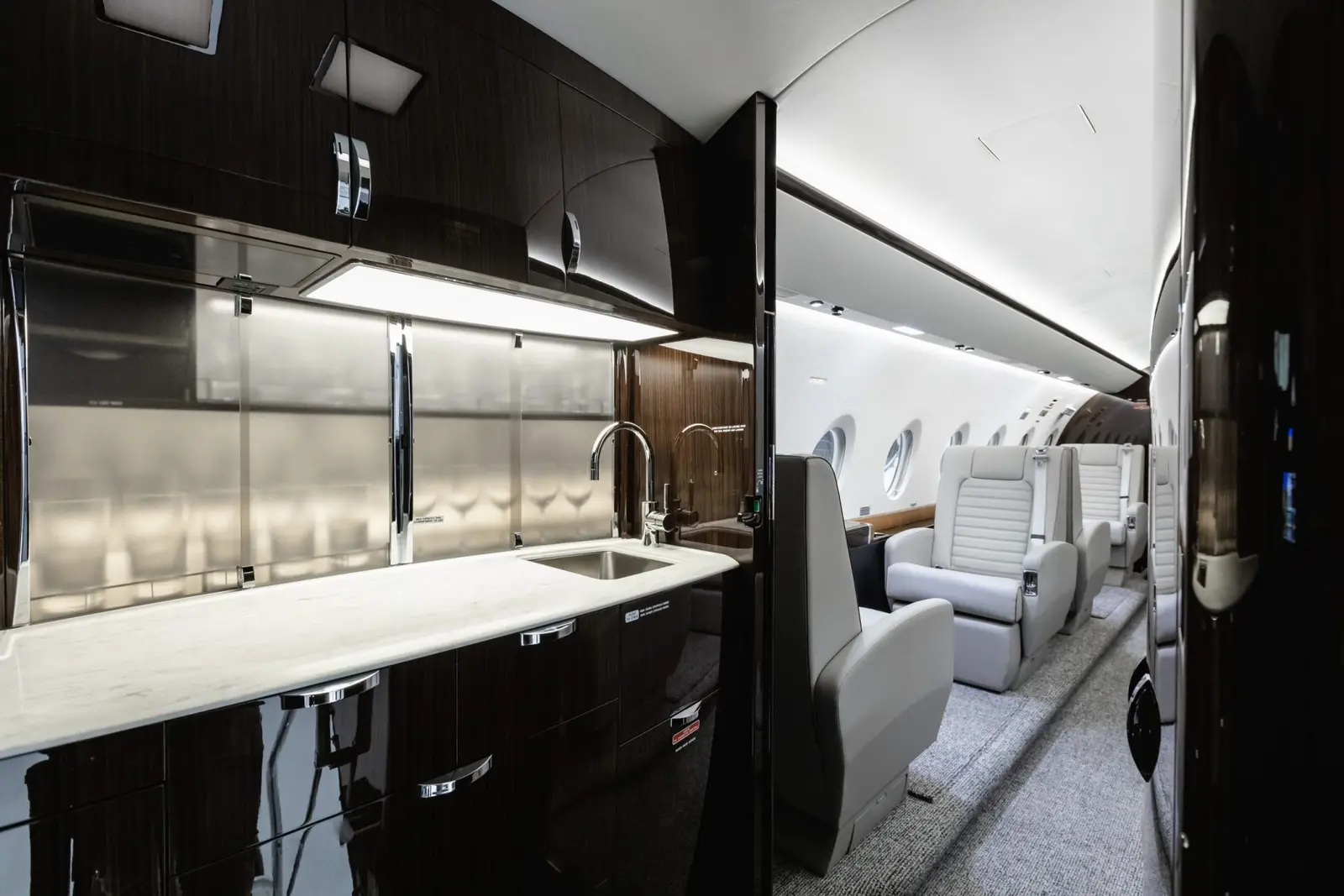 Gulfstream G280 N116NC operated by Aviation Advisor, Inc. photo 5