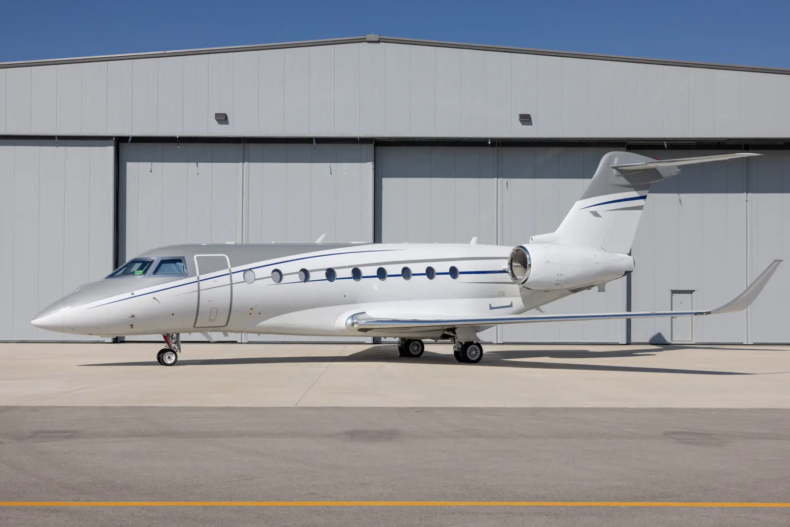 Gulfstream G280 N116NC operated by Aviation Advisor, Inc. photo 6