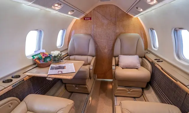 Bombardier Learjet 60 N117KB operated by Dreamline Aviation, LLC photo 3