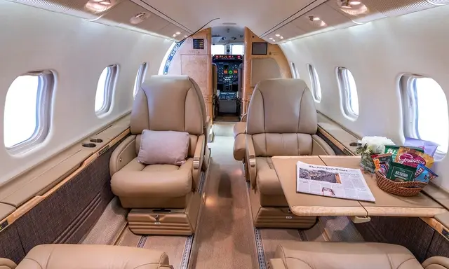 Bombardier Learjet 60 N117KB operated by Dreamline Aviation, LLC photo 4
