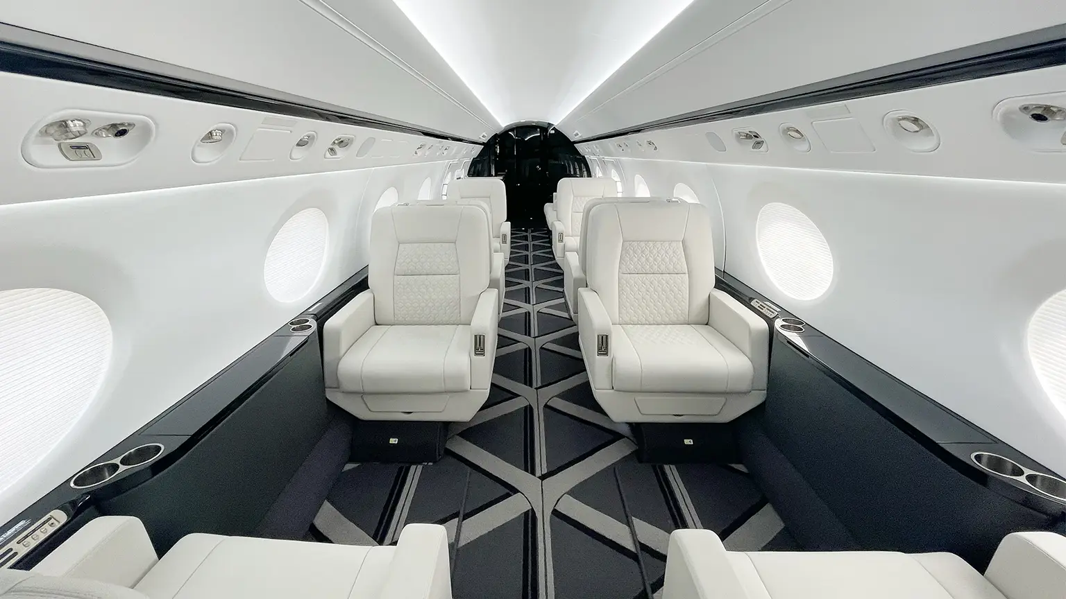 Gulfstream G450 N119JE operated by Jet Edge International, KPOC photo 2