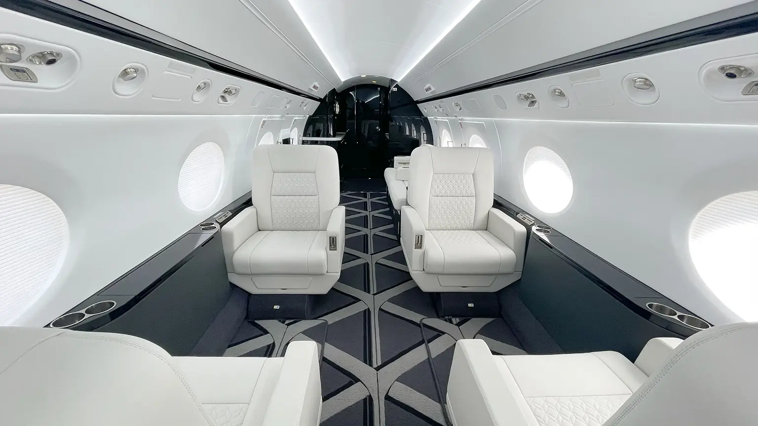 Gulfstream G450 N119JE operated by Jet Edge International, KPOC photo 6