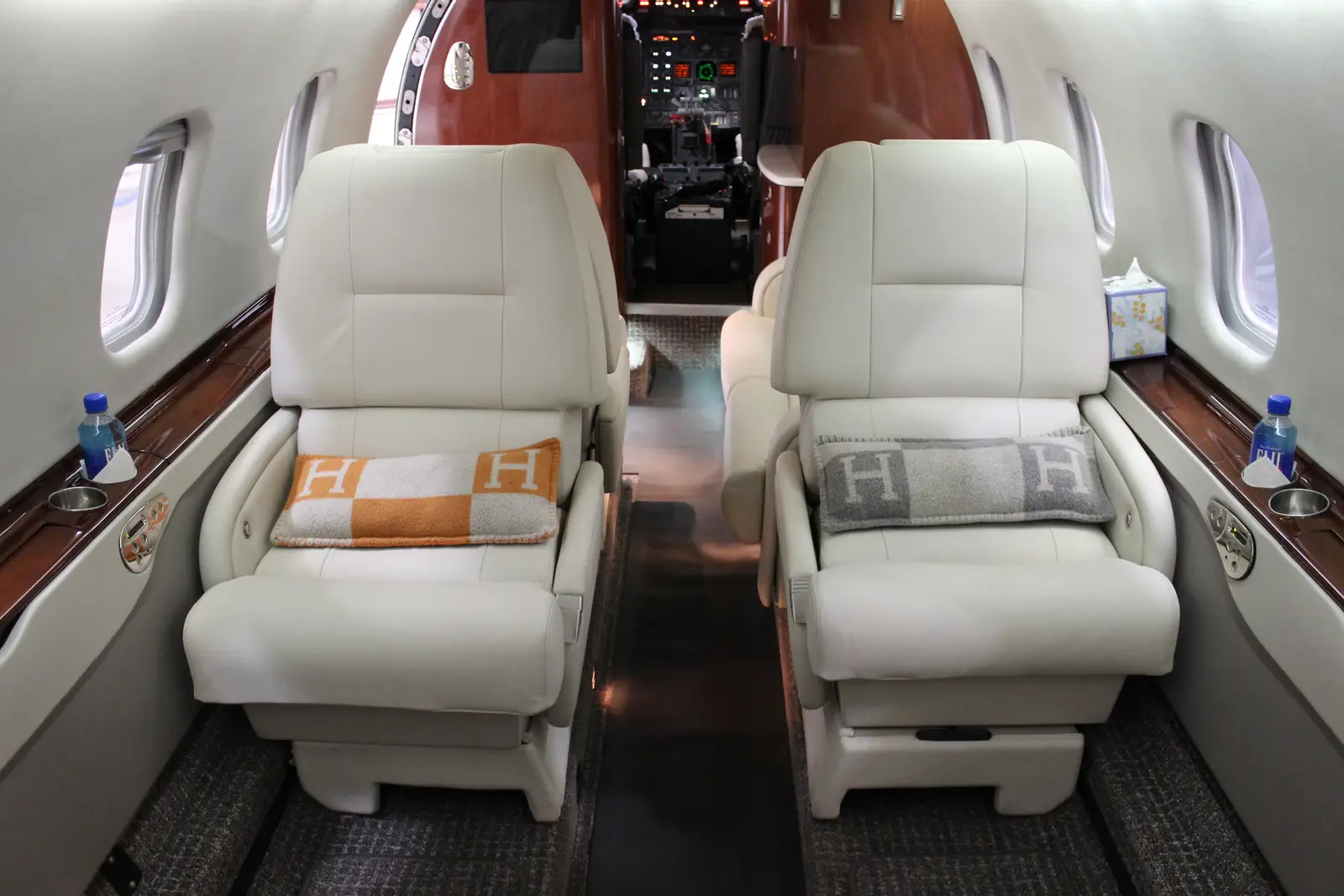 Bombardier Learjet 60 N11AM