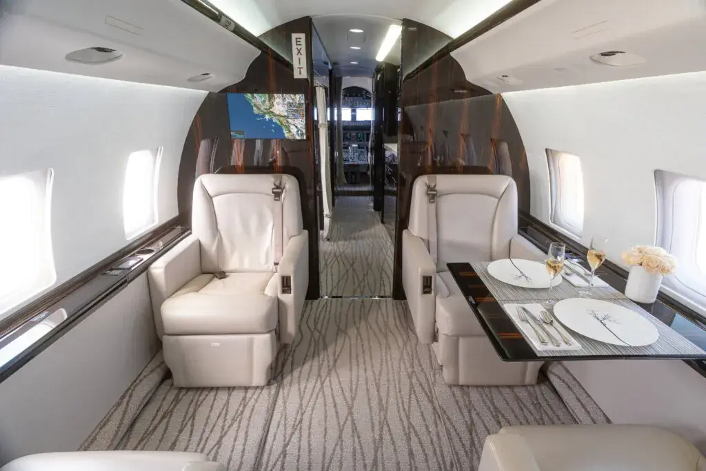 Bombardier Global Express N121SA operated by Sun Air Jets photo 3