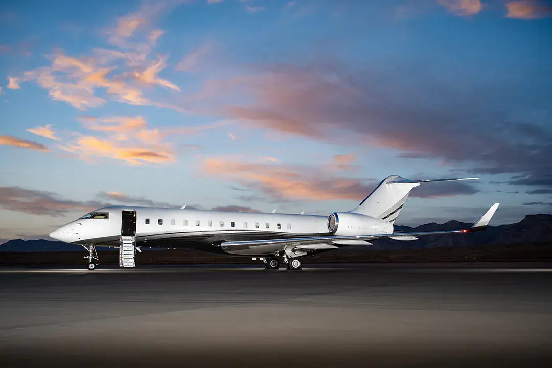 Bombardier Global Express N121SA operated by Sun Air Jets photo 4