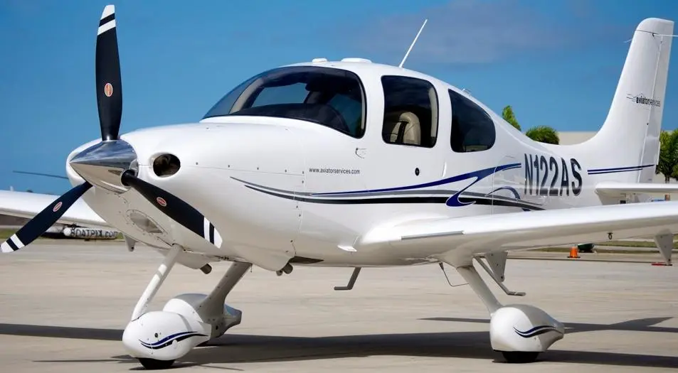 Cirrus SR22 N122AS operated by Aviator Services, Inc., exterior