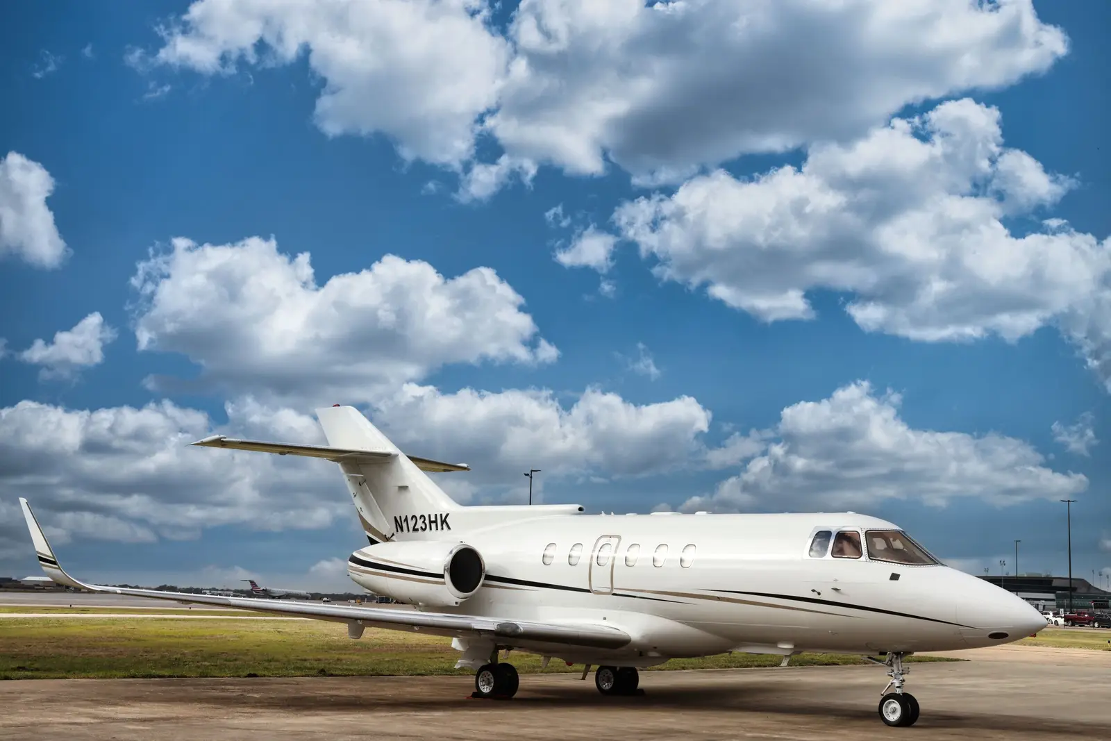 Beechcraft Hawker 800 N123HK operated by Tavaero Jet Charter, exterior