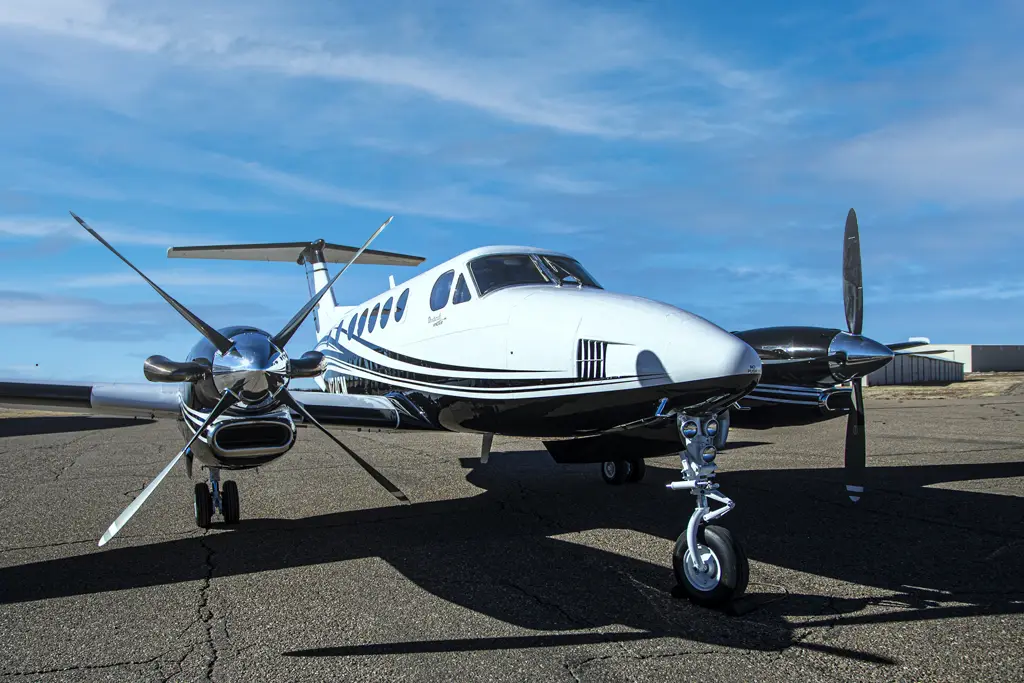 Beechcraft King Air 300 N124CM operated by Tradewind Charter LLC photo 4