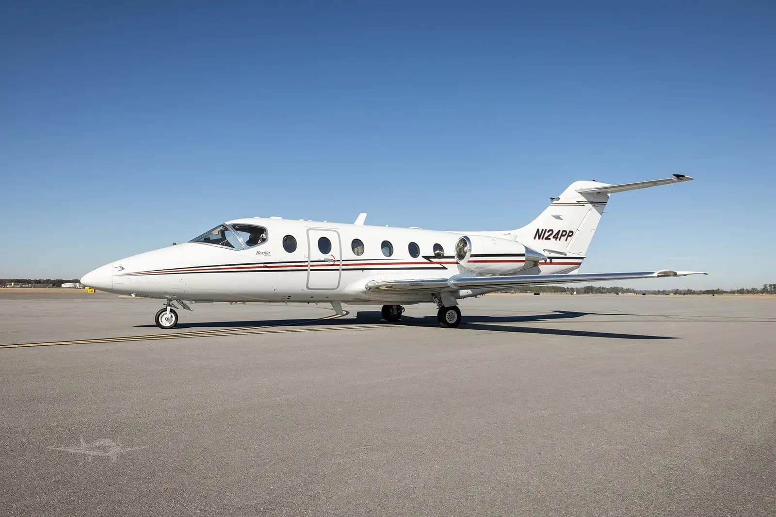 Beechcraft Beechjet 400A N124PP operated by Exklusiv Aviation Services (Switzerland) SA photo 2