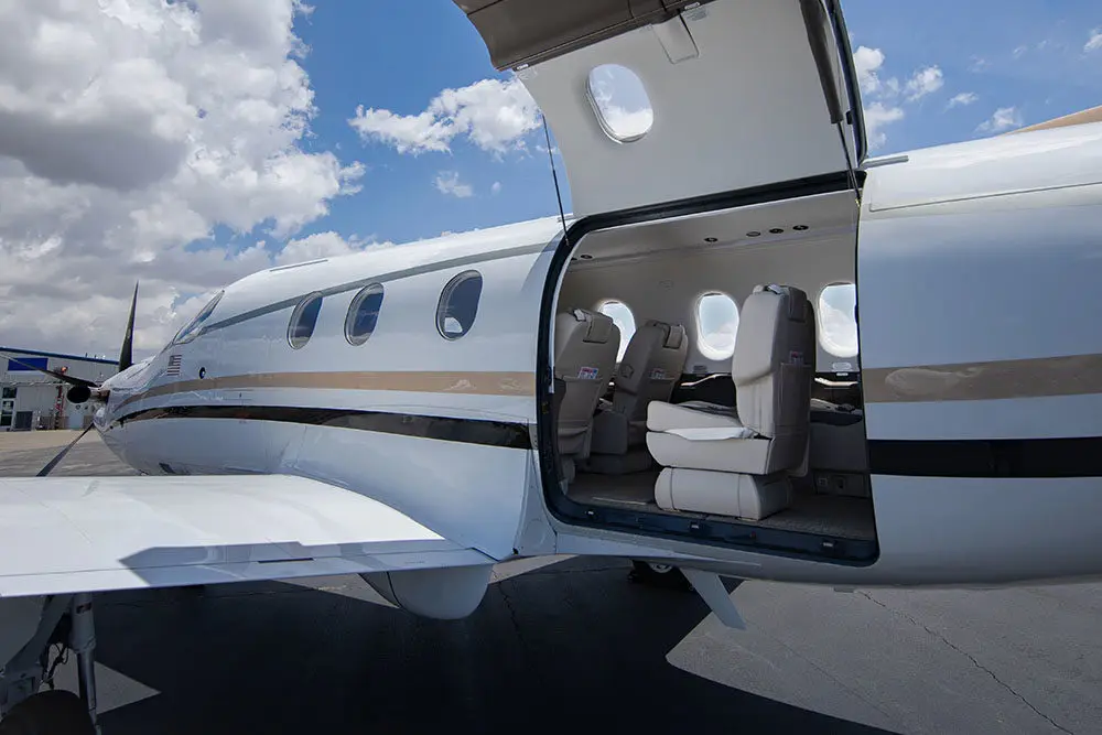 Pilatus PC-12/47 NG N124PS operated by Solairus Aviation photo 5