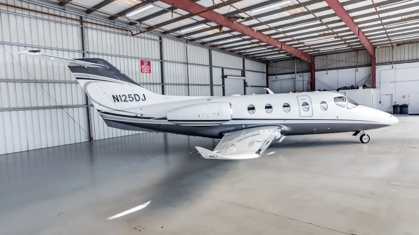 Beechcraft Hawker 400XP N125DJ operated by Modesto Jet Center, exterior